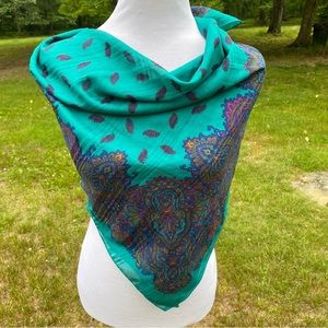 I. SHALOM SCARF ITALY VINTAGE GREEN BLUE RED LARGE SQUARE PAISLEY ACCESSORY